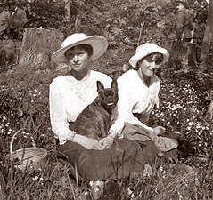 1917 with Grand Duchesses Tatiana and Anastasia Nikolaevna of Russia